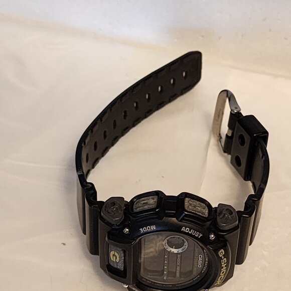 Casio G Shock Black and gold good to great shape - Picture 6 of 11